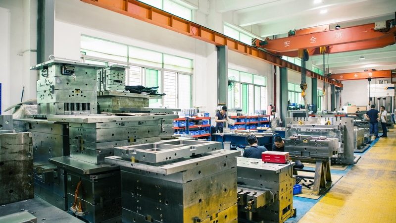 工业硅胶模具定制：关键要素与选型指南**