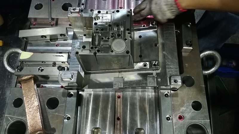 吹塑模具代理加盟适合新手吗